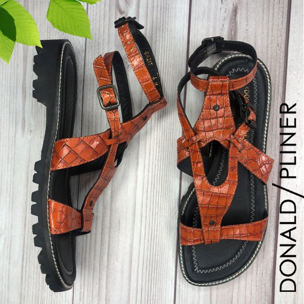 Donald J. Pliner Saddle Brown Gazit 15 Sandals